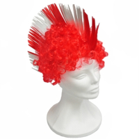 Roligan hanekam hat i rød og hvid