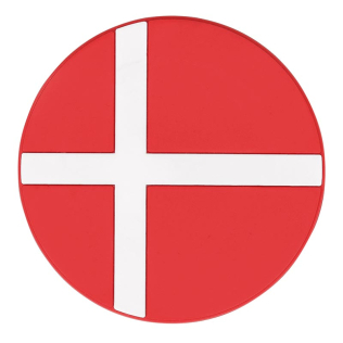 Rund rød drikkebrik med hvidt kors, flad overflade til kopper, design som Dannebrog.