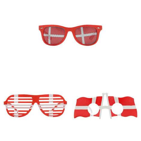 Tre festlige briller med røde og hvide danske flagdesign. Perfekt til voksne, én størrelse.