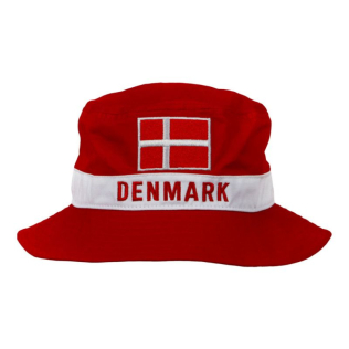 Rød bøllehat med hvidt bånd. Dansk flag og
