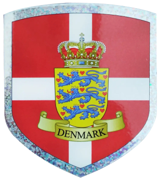 Skjoldformet klistermærke med Danmarks flag, våbenskjold og teksten 
