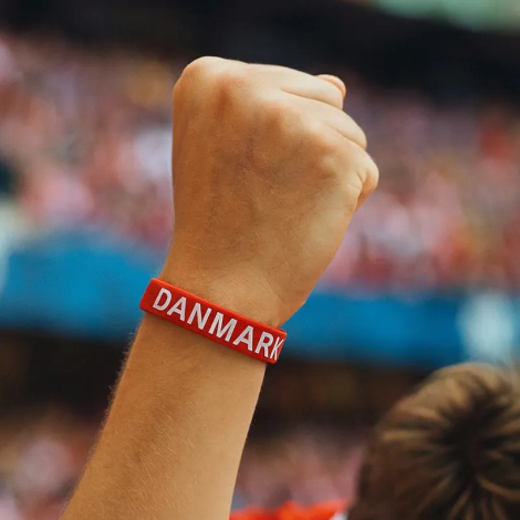 Rødt silikone armbånd med