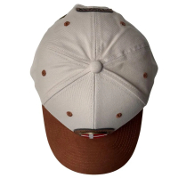 Beige Danmark kasket set oppefra