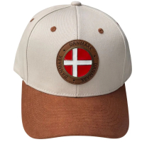 Danmark kasket i beige med metalflag