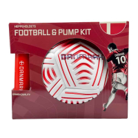 Rød gaveæske med 'Heppeholdets Football & Pump Kit', der indeholder en Danmark fodbold og en rød boldpumpe