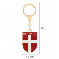 Nøglering Dannebrog med mål – 10 cm høj inklusiv ring og 4,3 cm bred